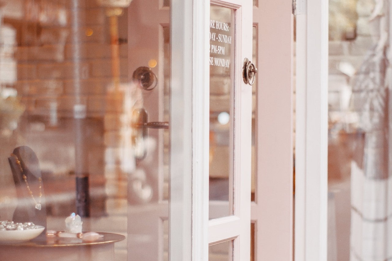 the outside entrance to a jewelry store